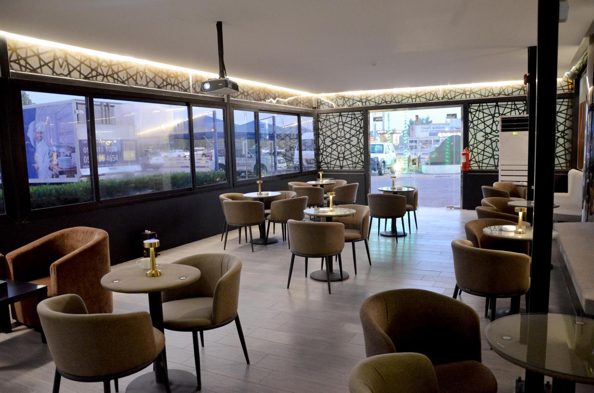Crown Tower Hotel Al Al Jubail Екстериор снимка